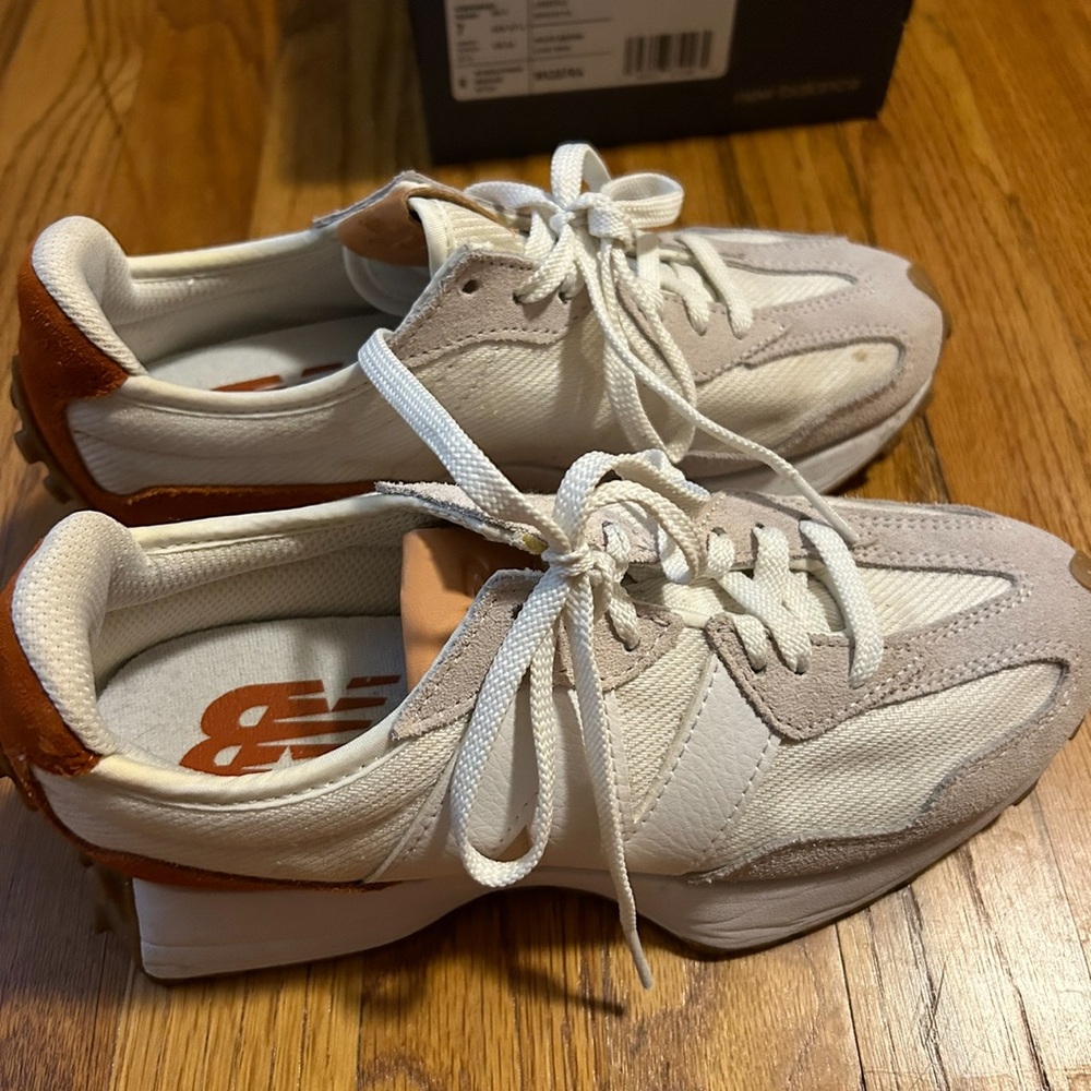 New Balance 327